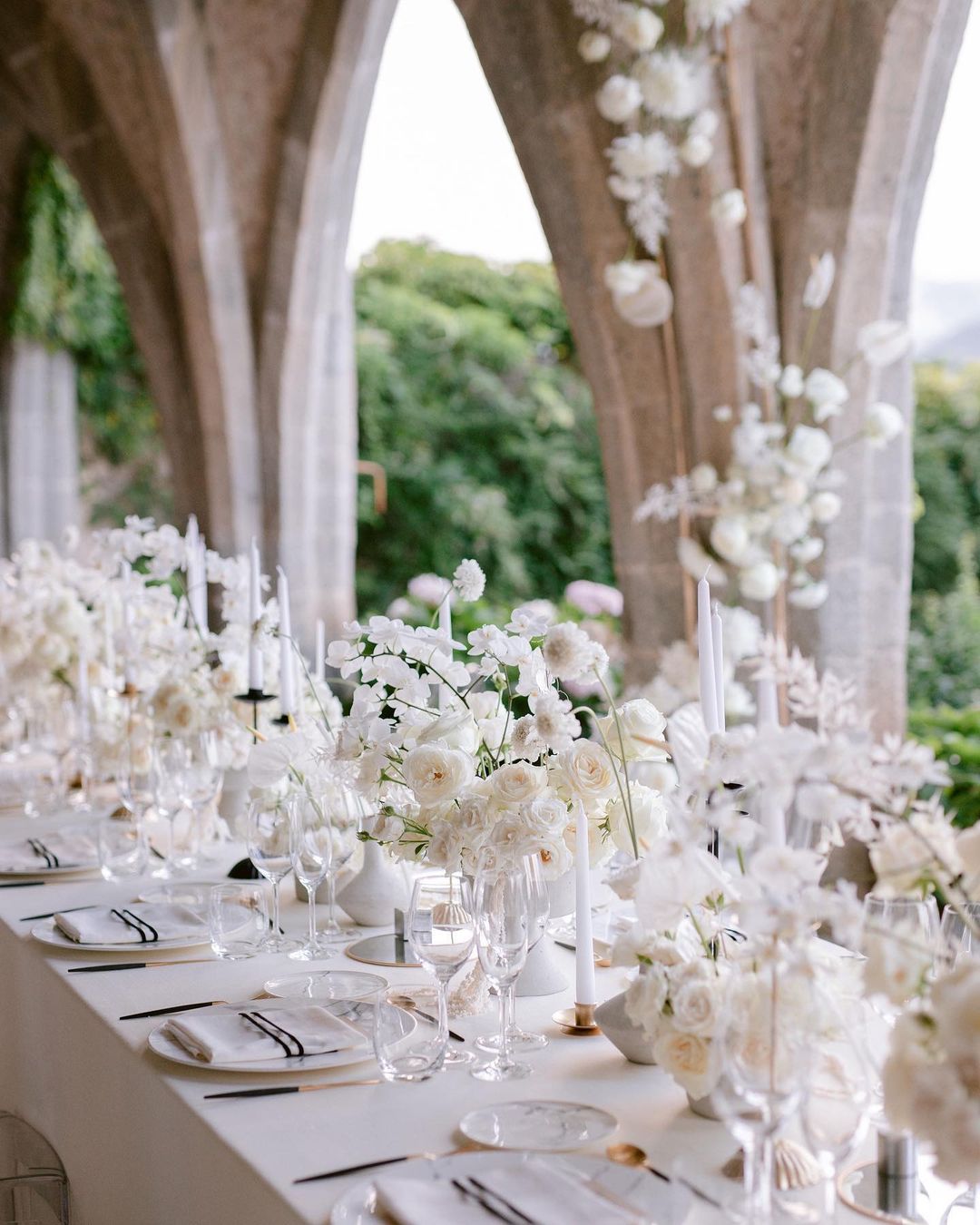 White Wedding Decoration Ideas For Aisle