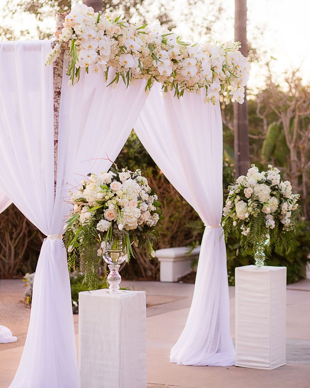 White Wedding Decoration Ideas For Aisle