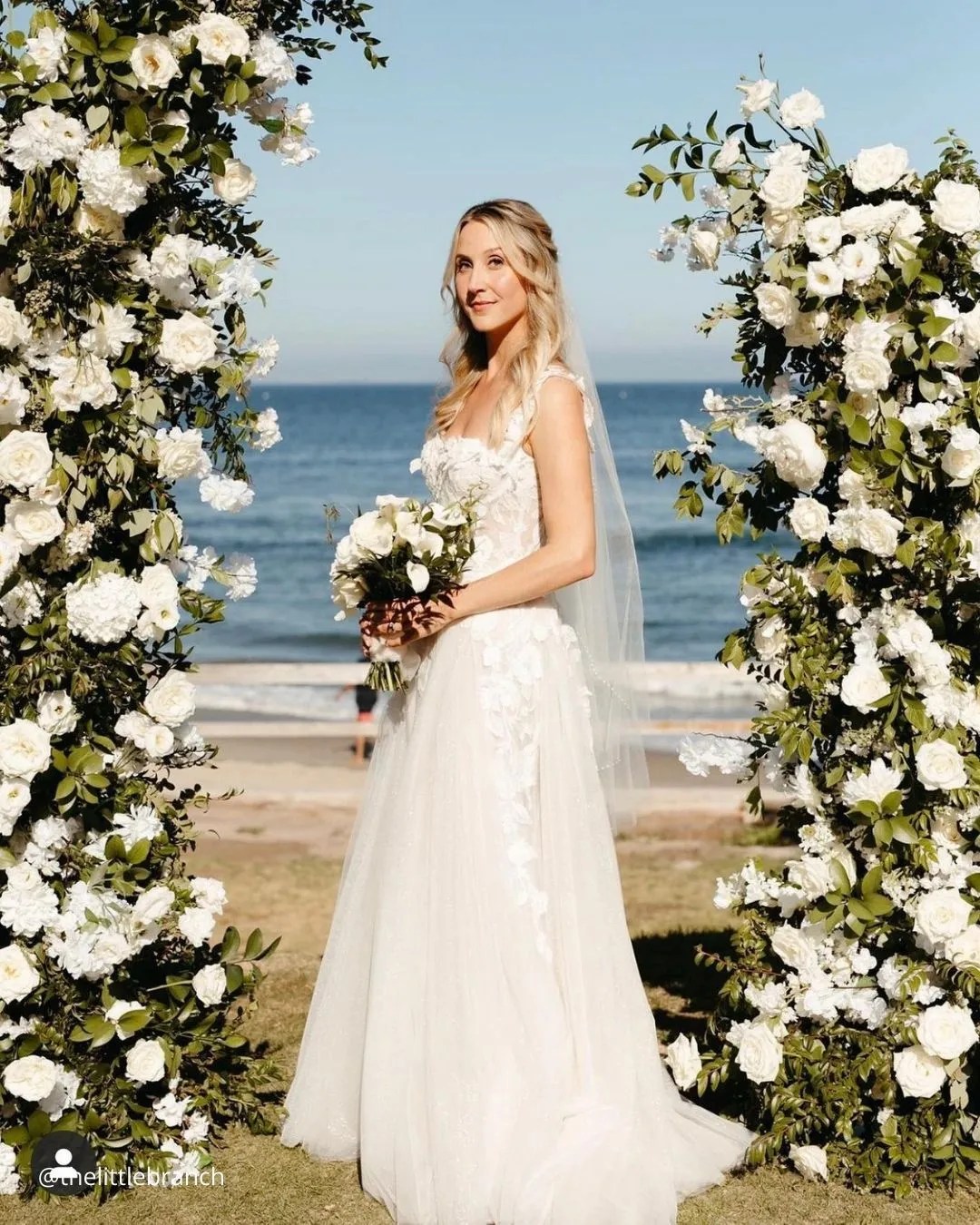 White Wedding Decoration Ideas For Aisle
