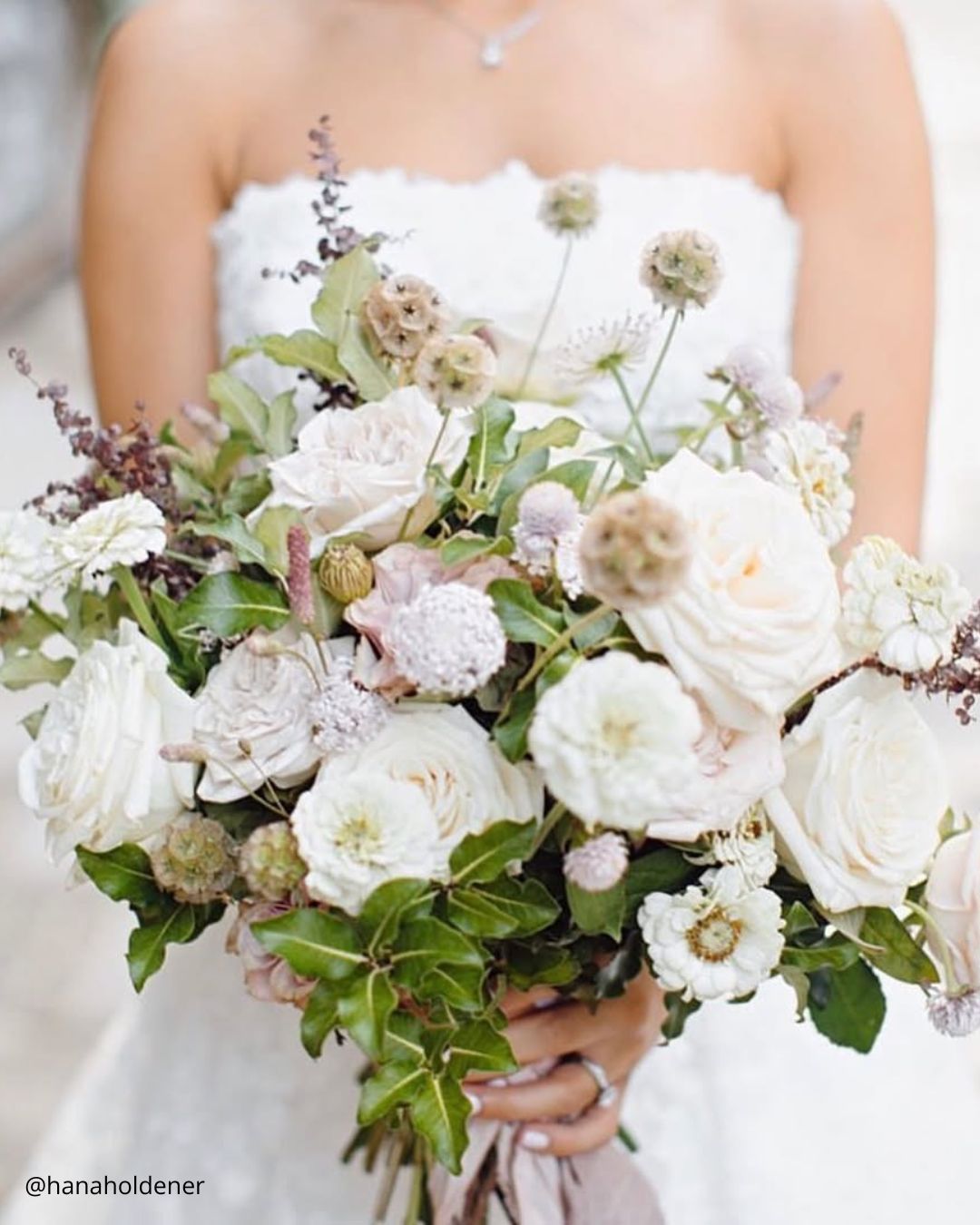 Chic Bouquets For Winter Wedding