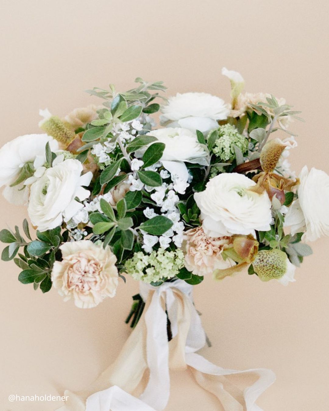 Chic Bouquets For Winter Wedding