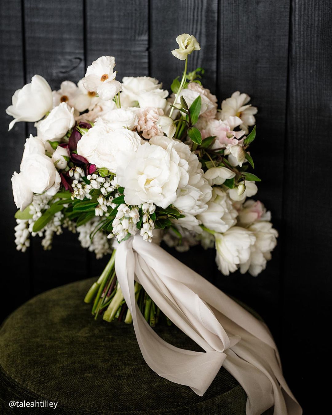 Simple Winter Wedding Bouquets