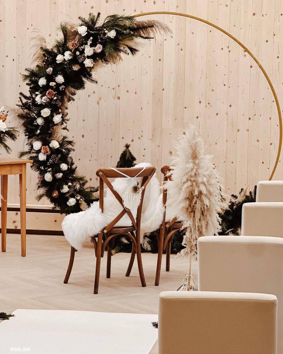 Rustic Decorations for Winter Wedding