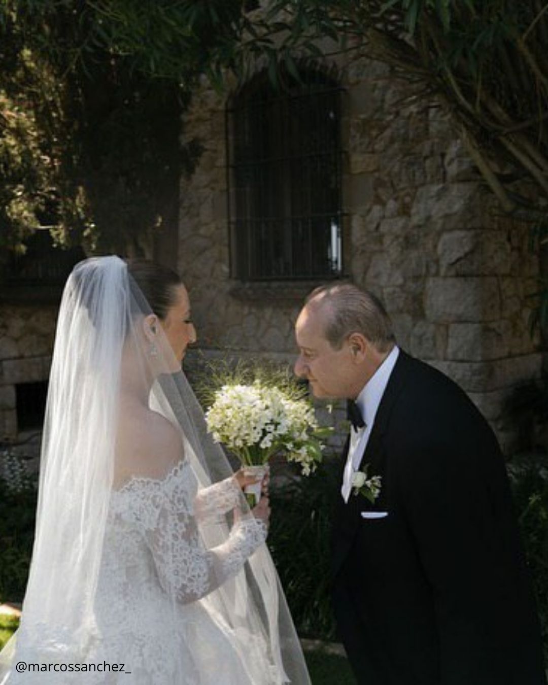 Wedding Exit Photo Ideas