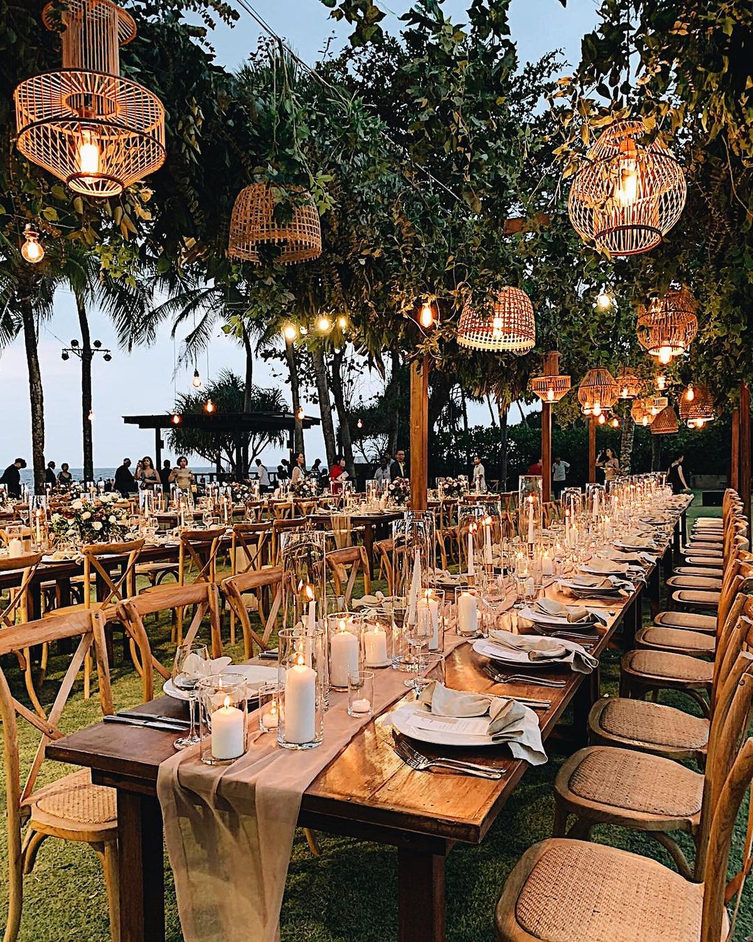 White Wedding Decor Ideas Under Tents