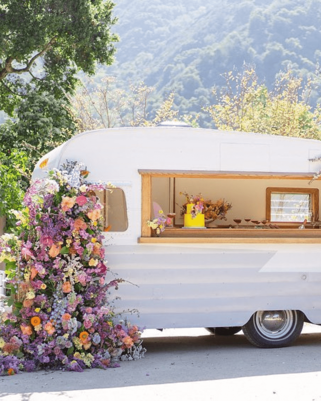 Chilling Tent And Teepee Ideas For Wedding