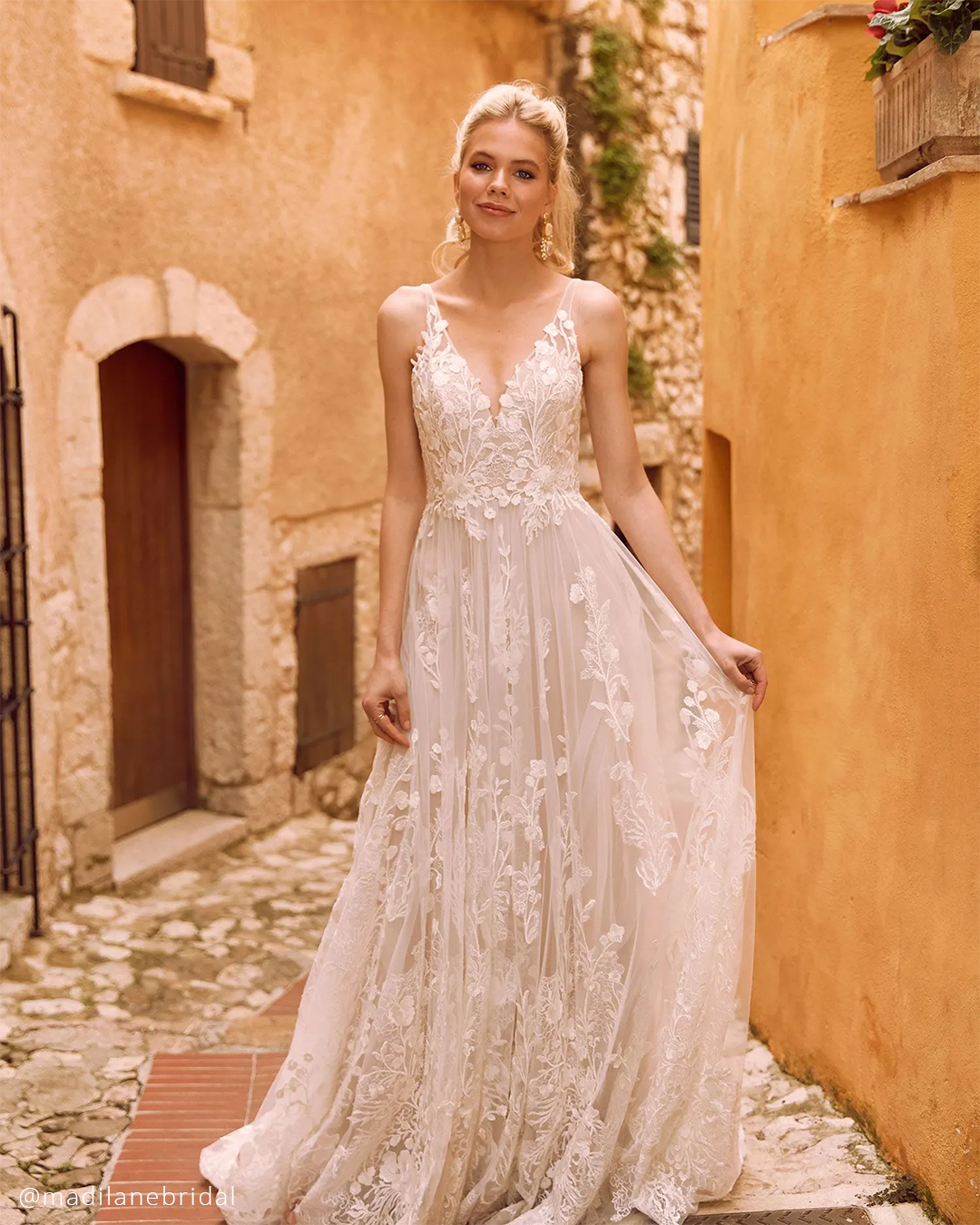Bliss Gown Vintage Wedding Dress