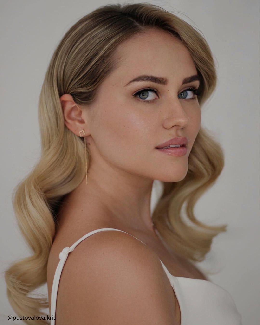 Classic Wedding Eye Makeup Step-by-Step Tutorial