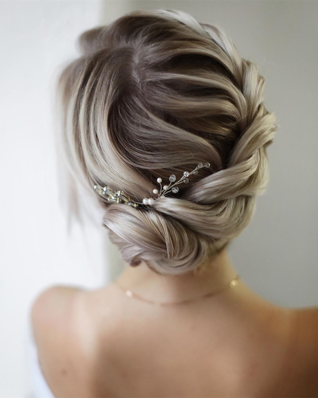 Simple & Romantic Long Hair Wedding Hairstyles