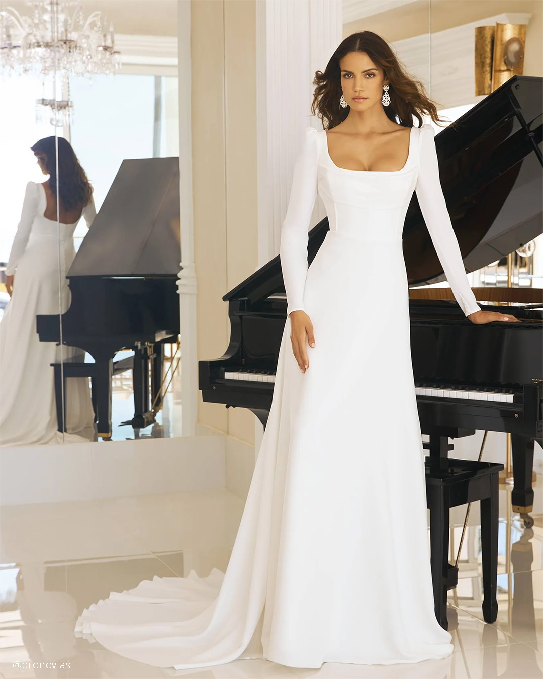 How to Choose Accessories for an A-Line Wedding Dress?