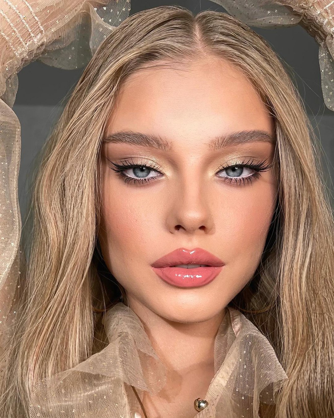 Natural Makeup With Sensual Pink Lips
