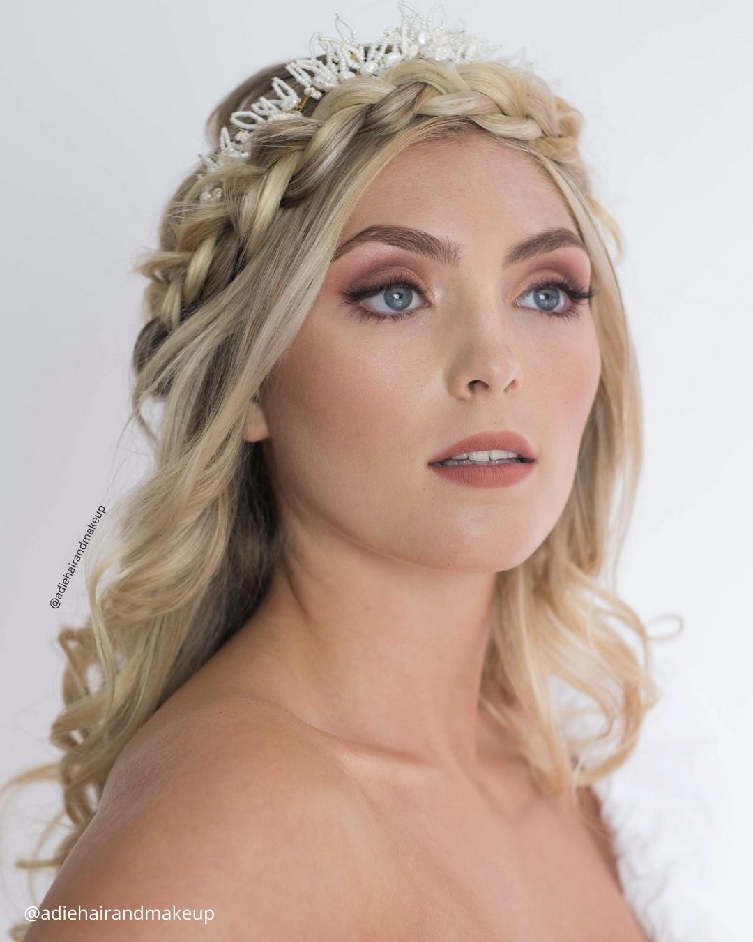 Feminine Bright Lips Inspiration