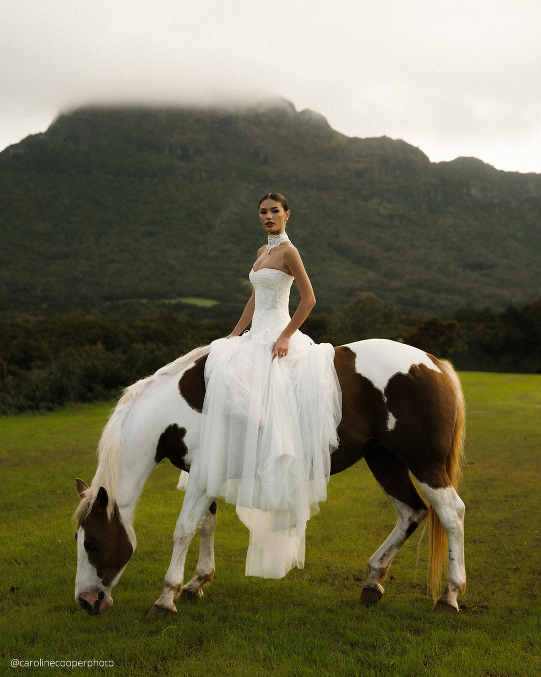 boho wedding dresses barn country real wedding photo carolinecooperphoto