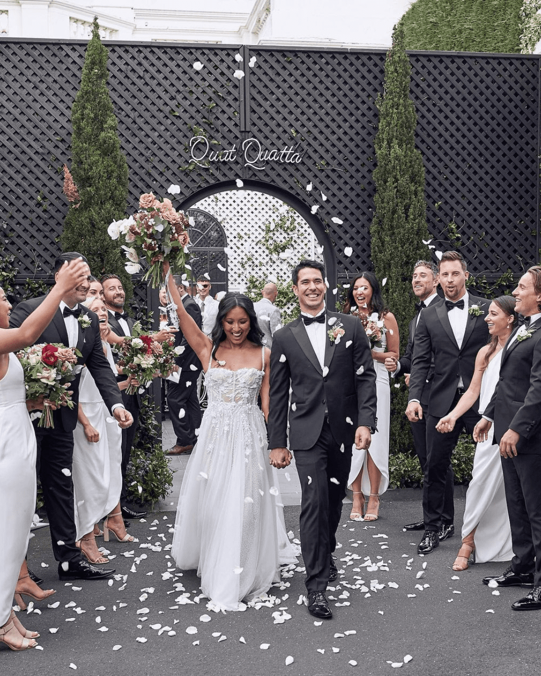 No Bridal Party Wedding Pictures