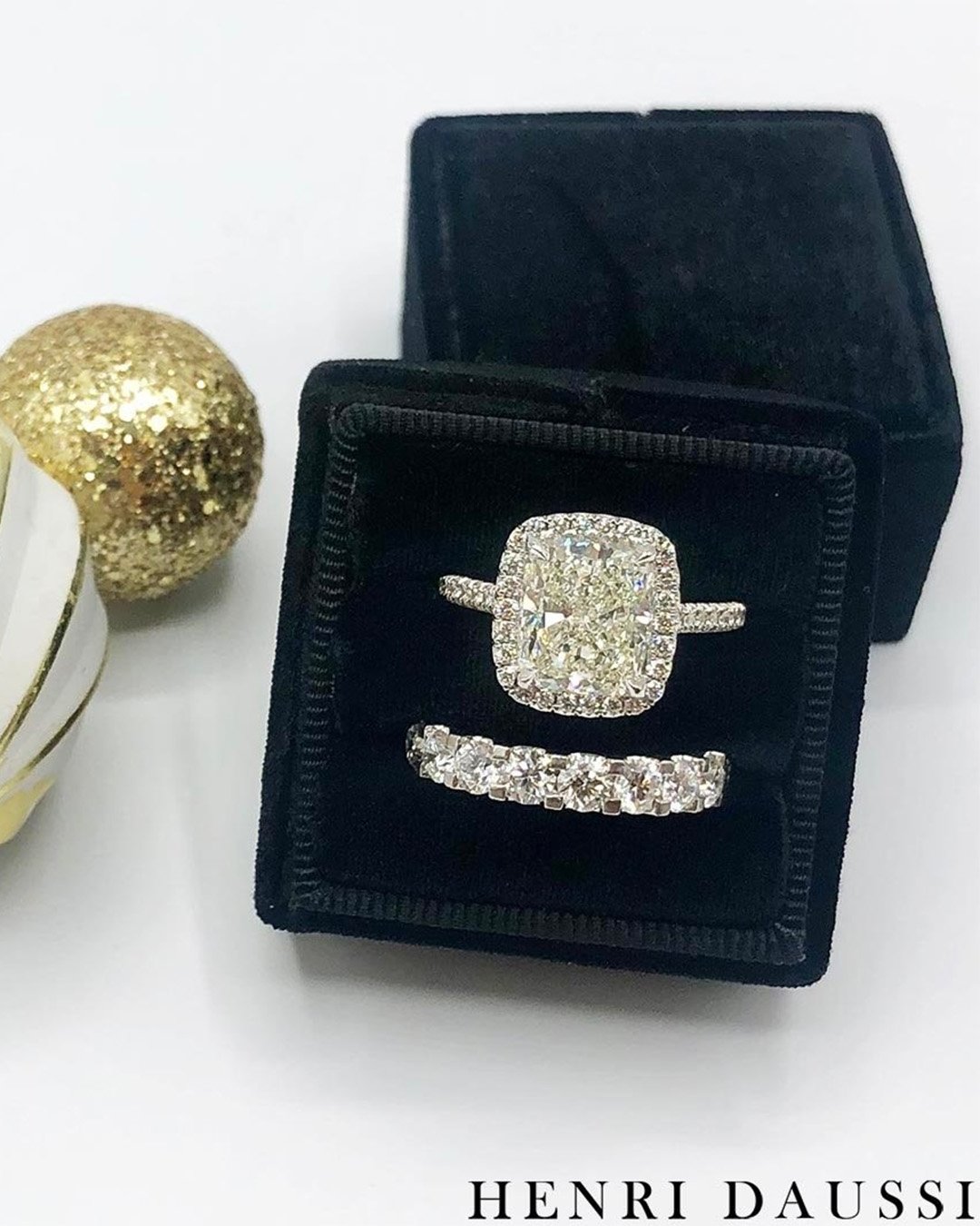 White Gold Engagement Rings