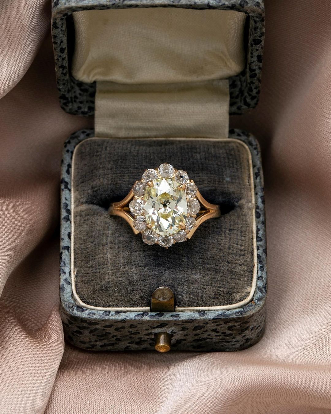 Engagement Rings In Vintage Style