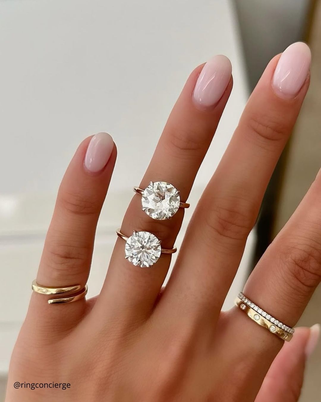 Round Cut Engagement Rings