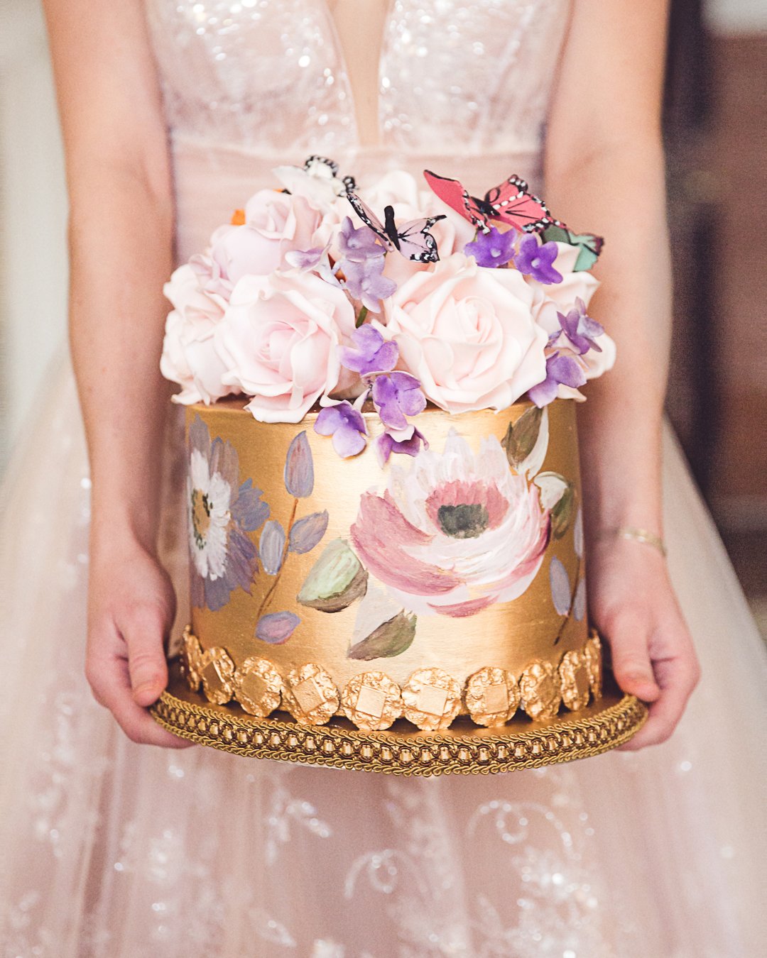 wedding cake trends painted cake gold elizabethscakeemporium