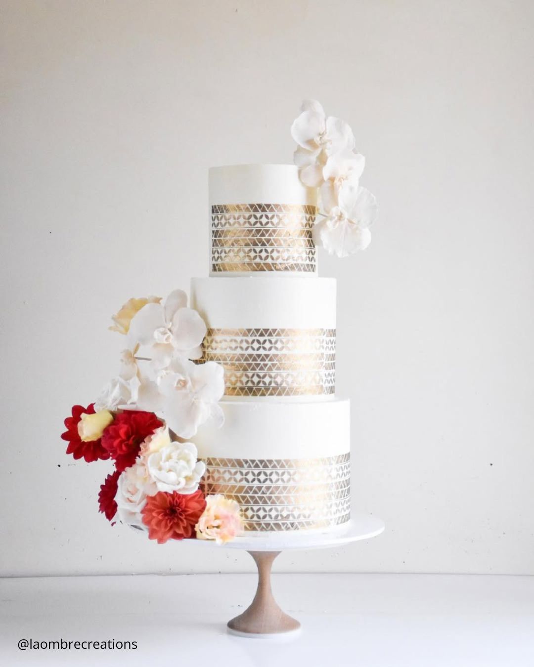 Wedding Cakes With Ornament Decor