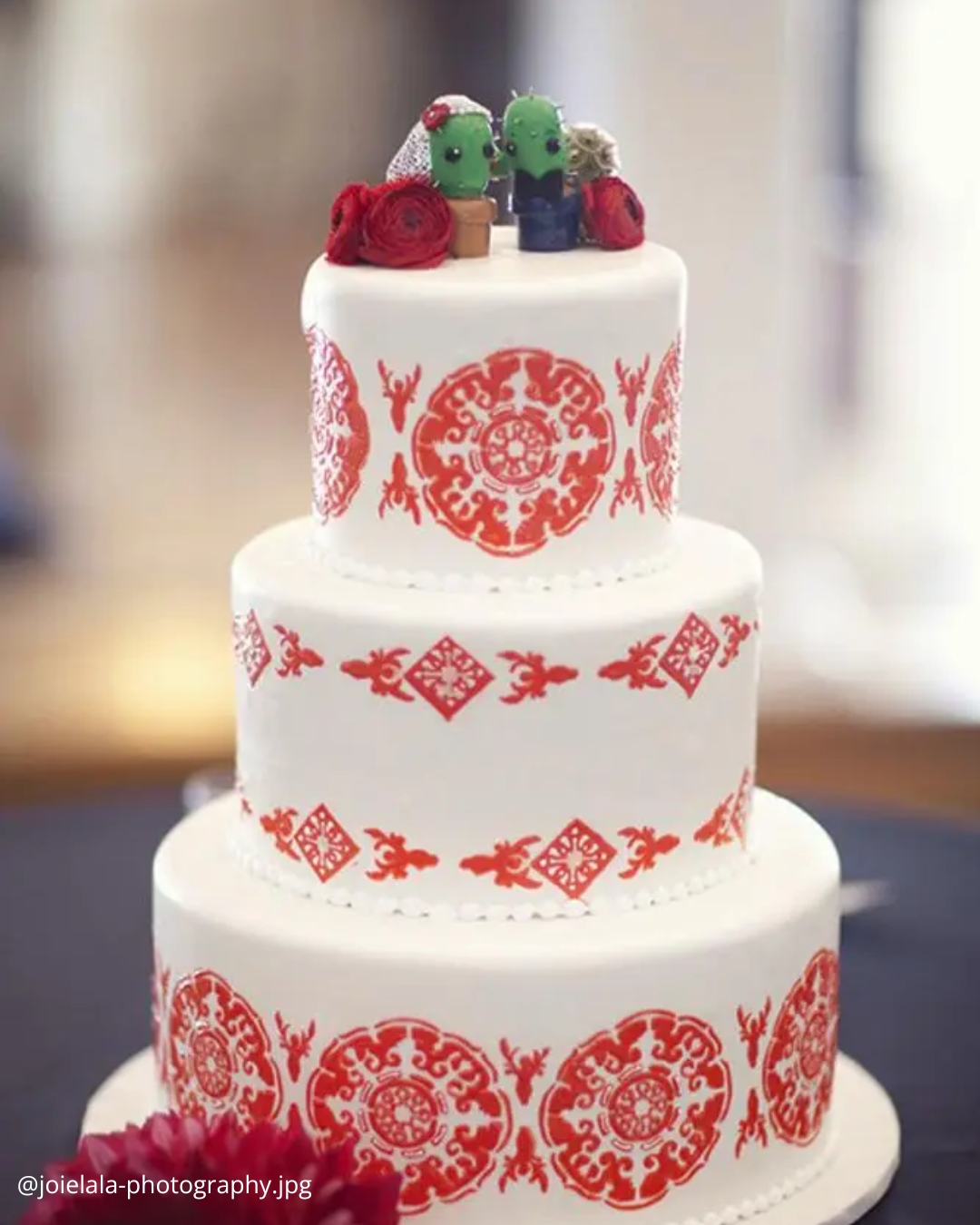 Wedding Cakes With Ornament Decor