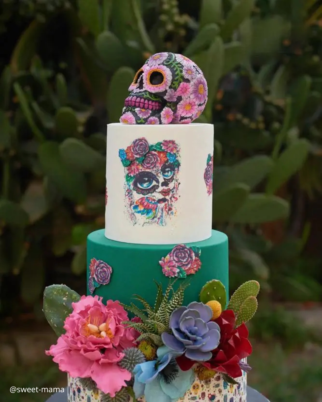 Mexican Wedding Cakes With Flowers