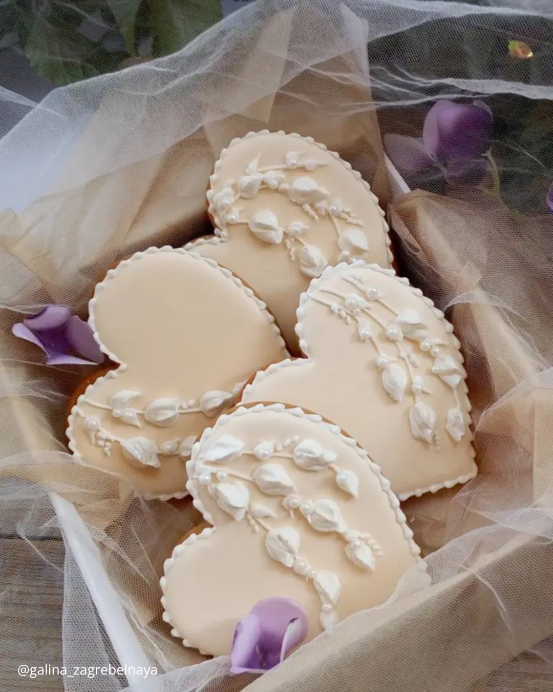 Cute Rose Hearts Cookies