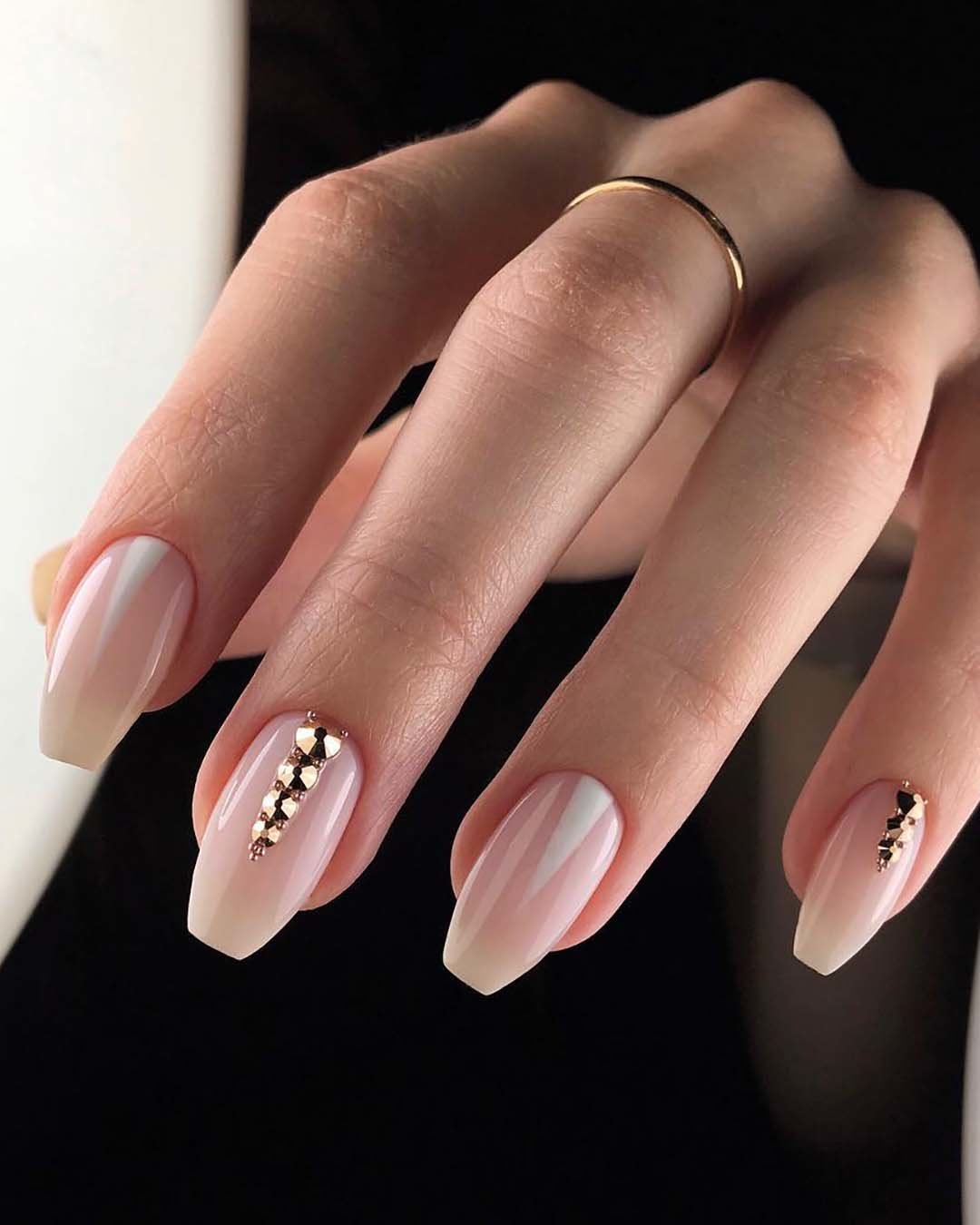 Minimalist Nails