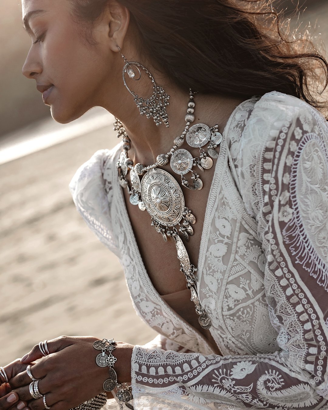 What hairstyles can you recommend for country weddings?