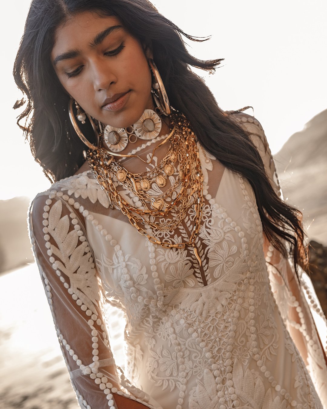 What accessories are most suitable for a country/boho wedding?