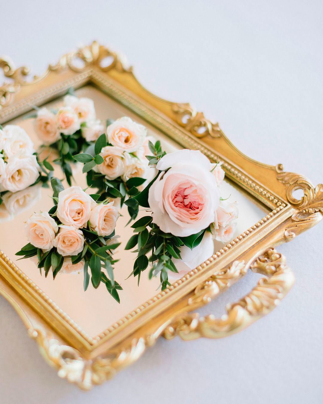 Main things to consider when choosing wedding colors