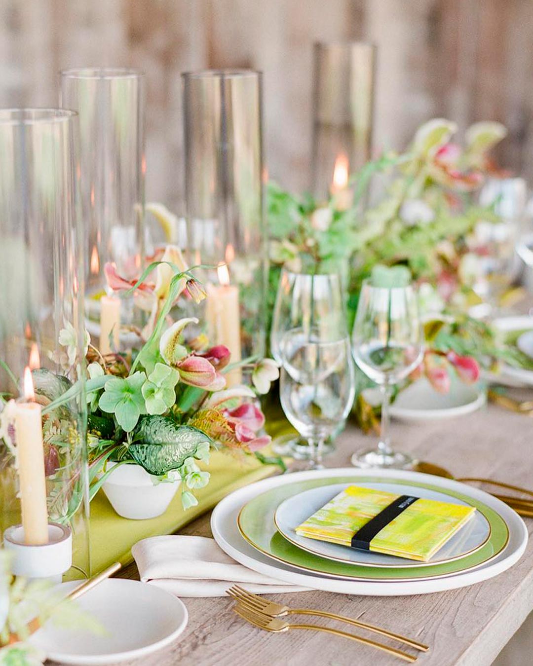 Main things to consider when choosing wedding colors
