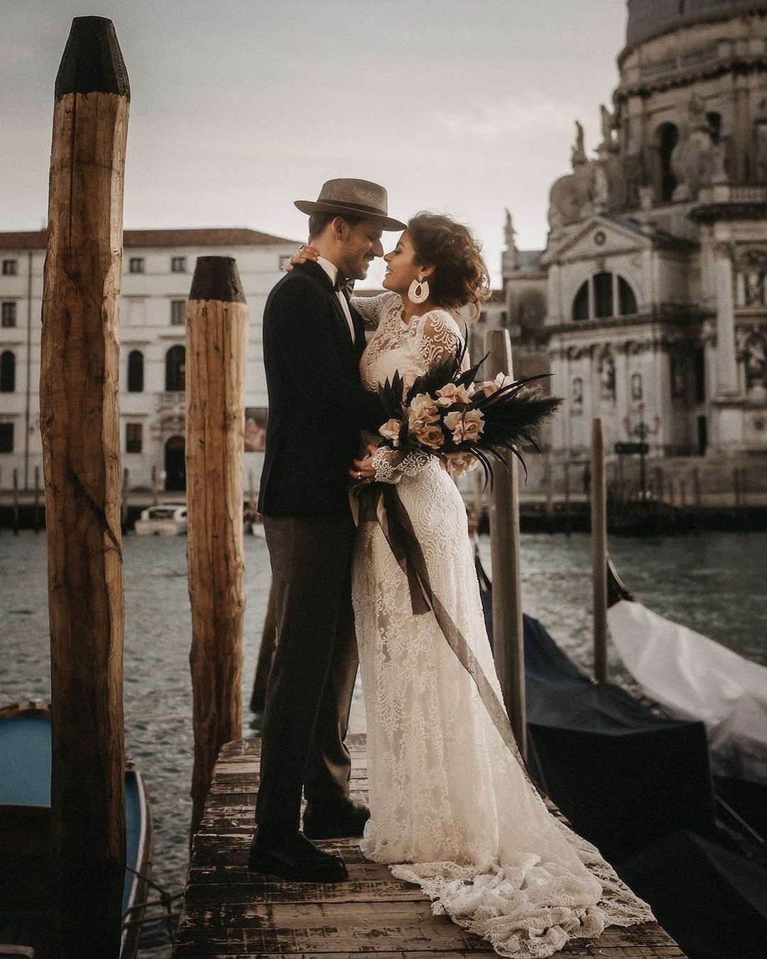 Main things to consider when choosing wedding colors