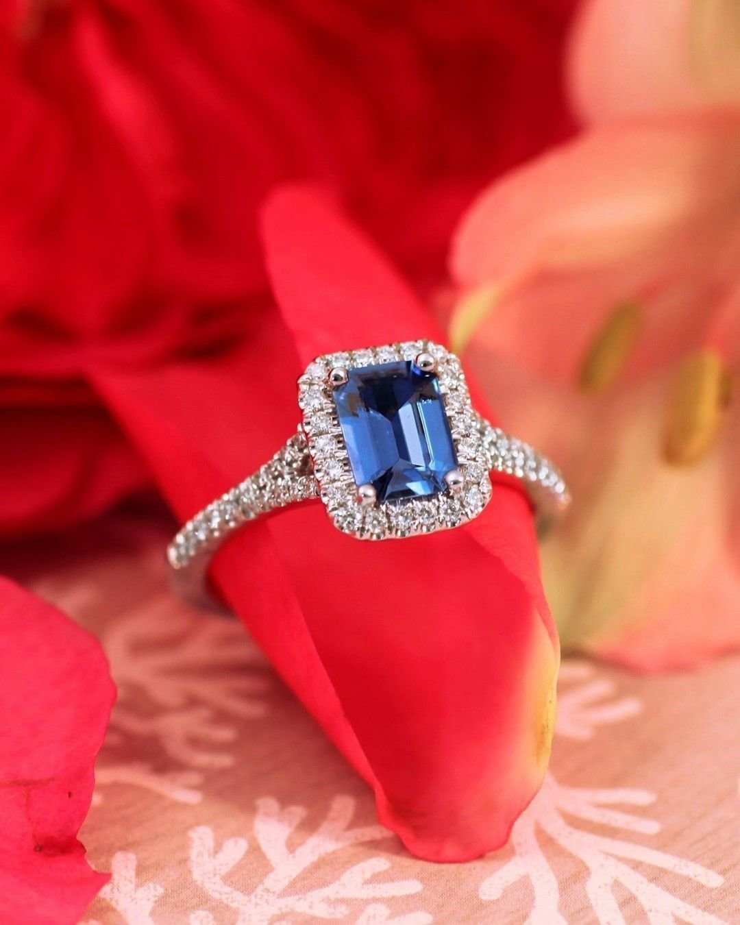 Amazing Pink Sapphire In Engagement Rings