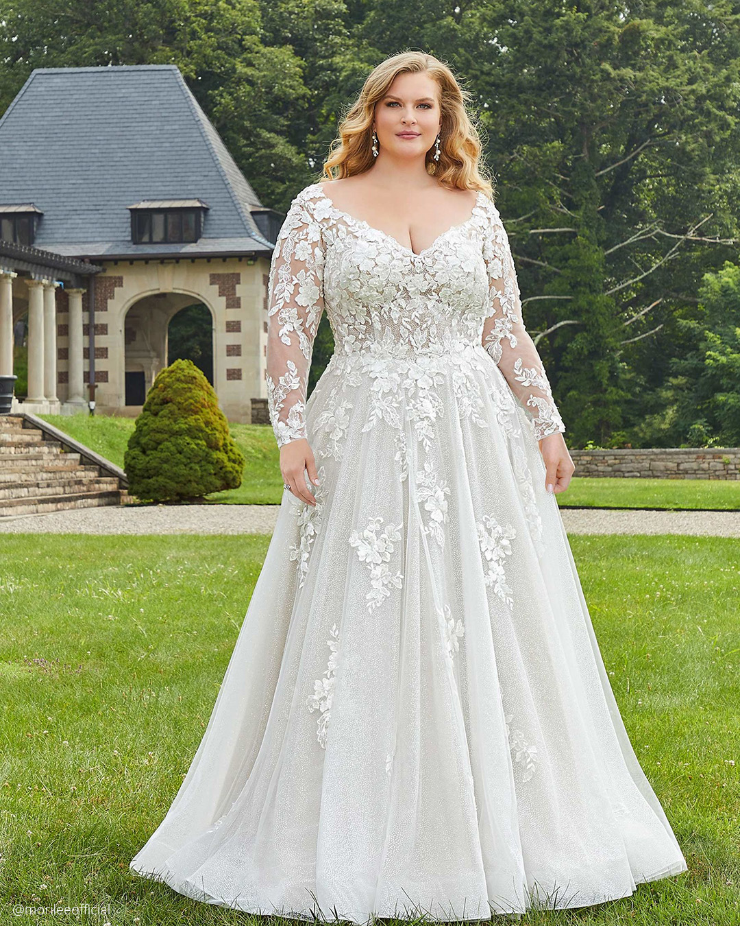 How to Choose a Womens Rustic Dresses by Weather, Location & Wedding Format?