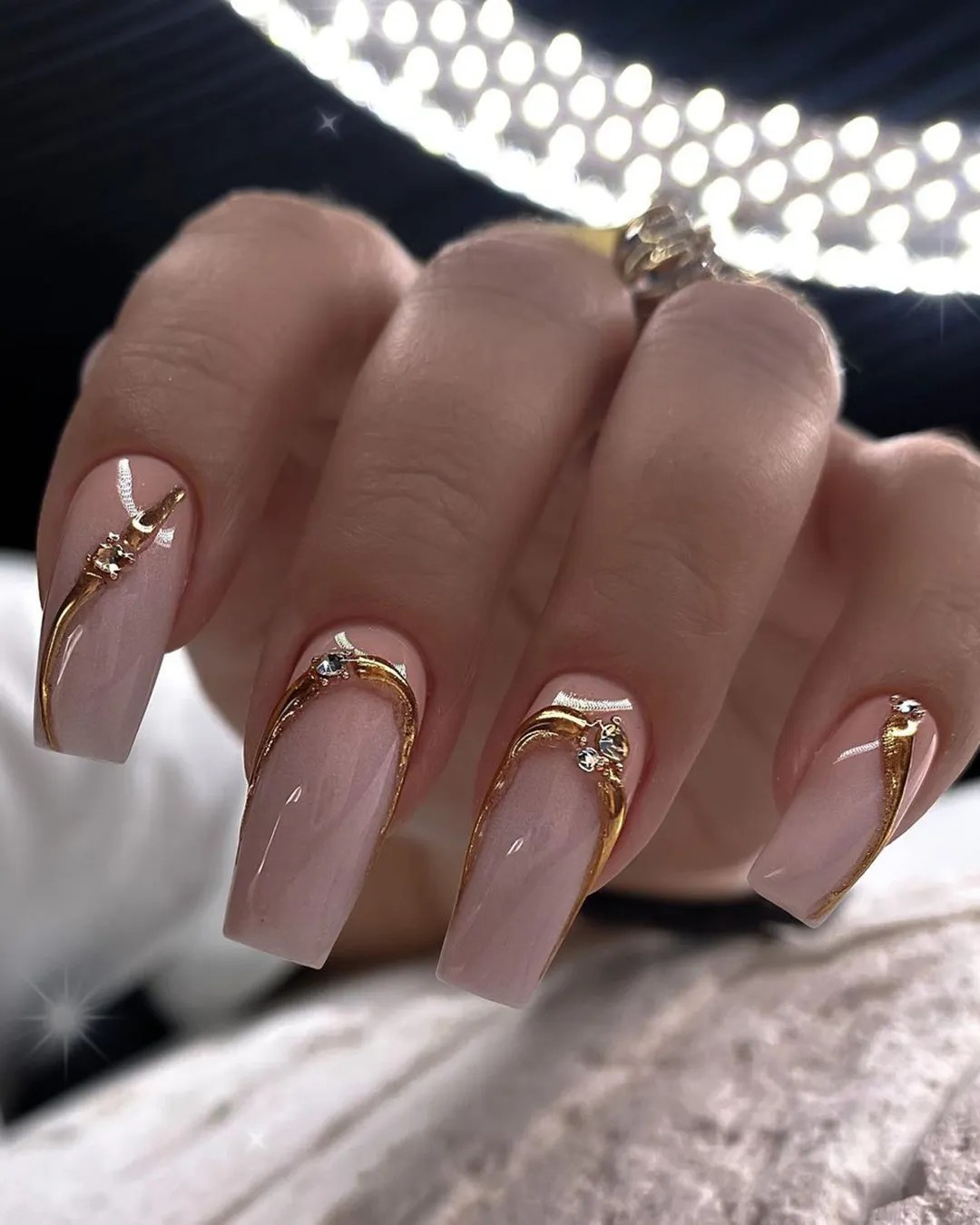 Classy Wedding Guest Nails Ideas