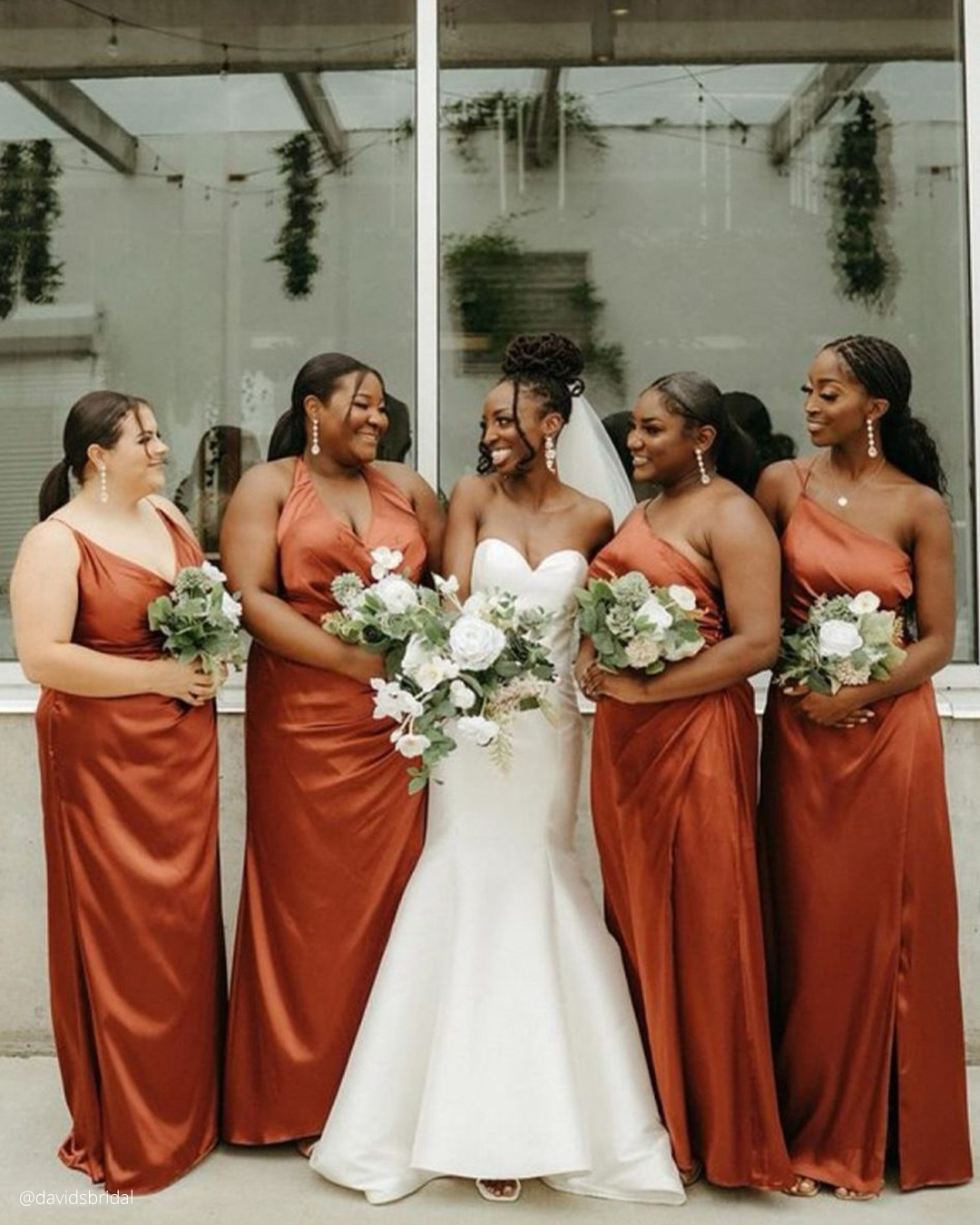 What is the most suitable season and wedding venue?
