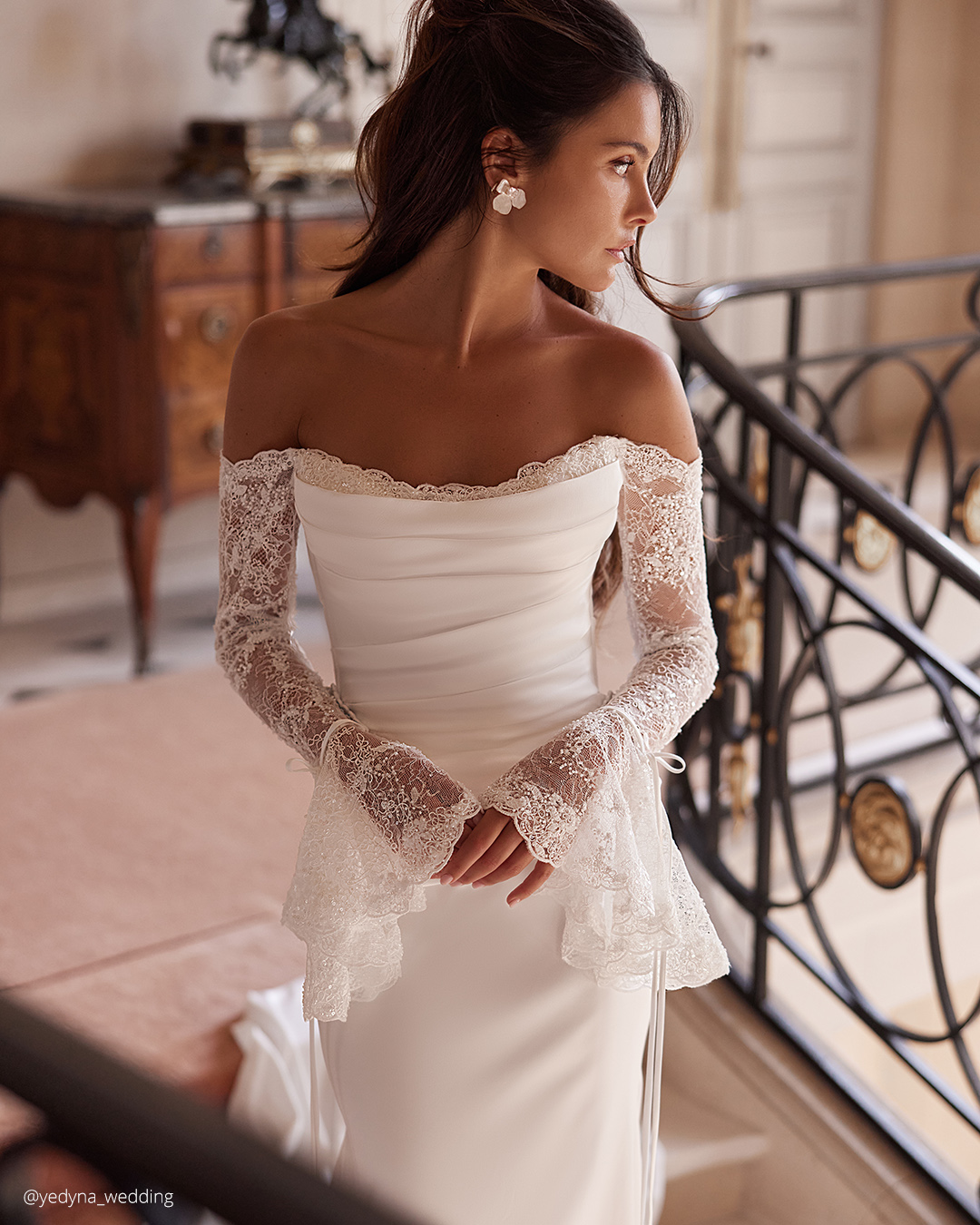 Lace Strapless Wedding Dresses