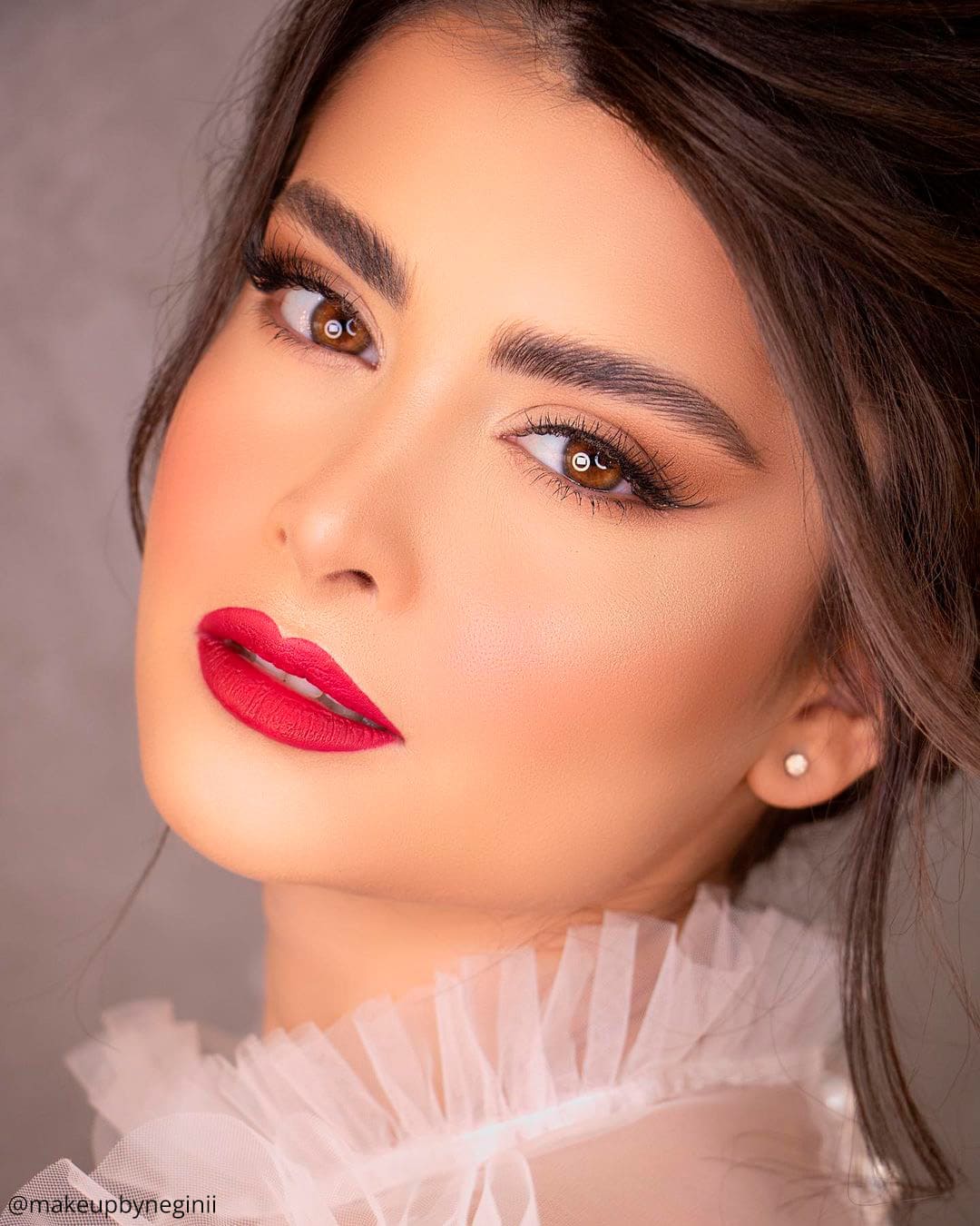 Classic Red Lip Wedding Makeup