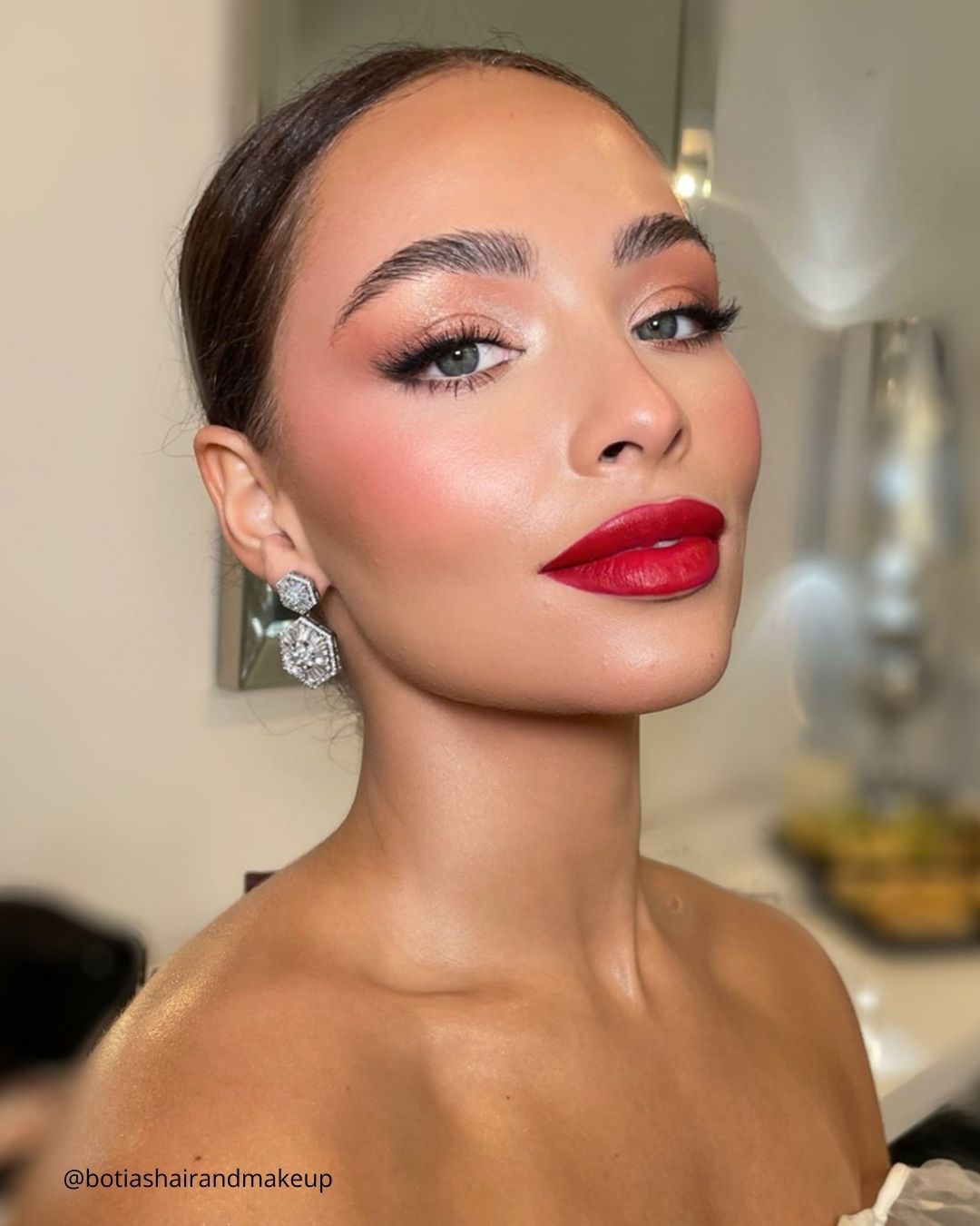 Elegant Evening Makeup Ideas for Weddings