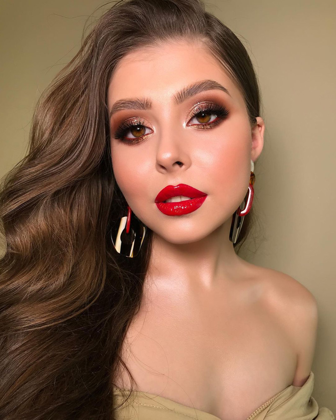 How to Choose the Best Bridal Red Lipstick