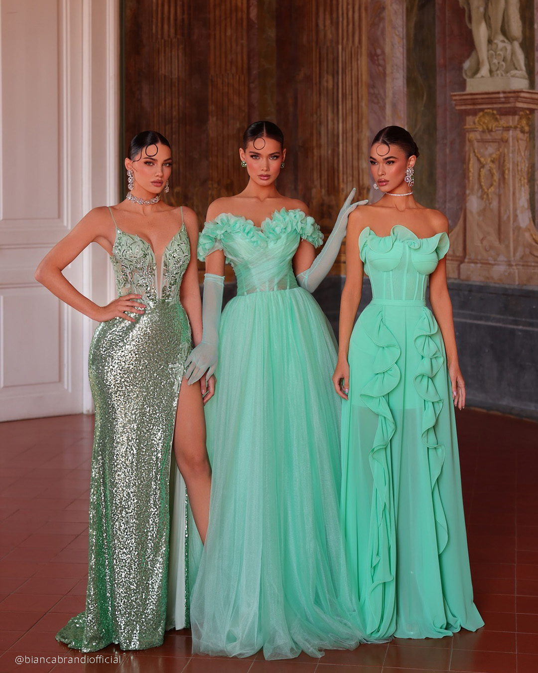 What kind of wedding is best for mint bridesmaid dresses green?