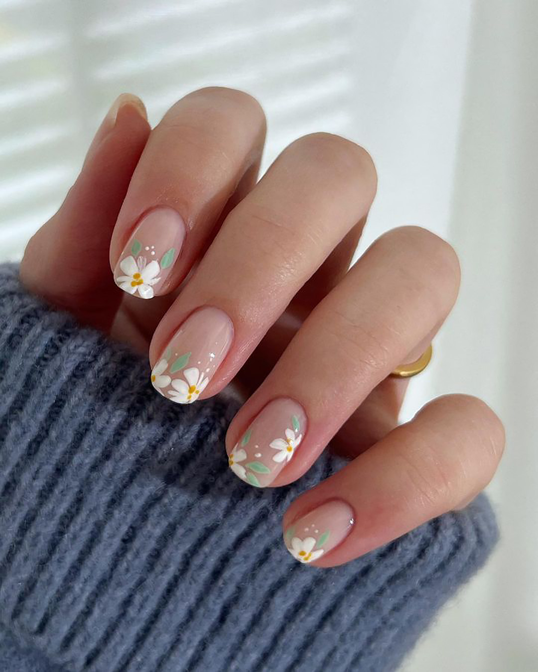 Simple Nail Designs for Your Summer Wedding