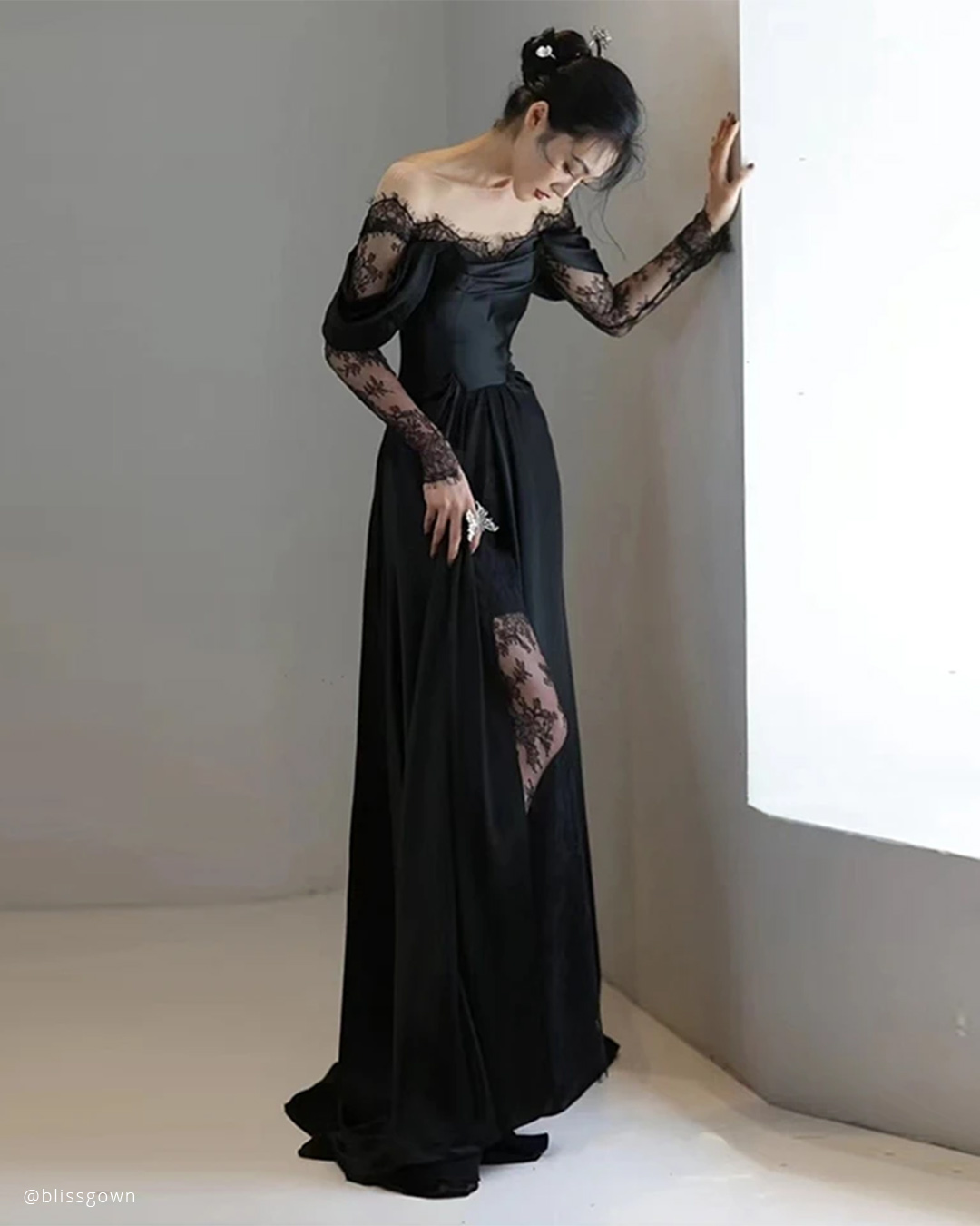Gothic Black Lace Wedding Dresses