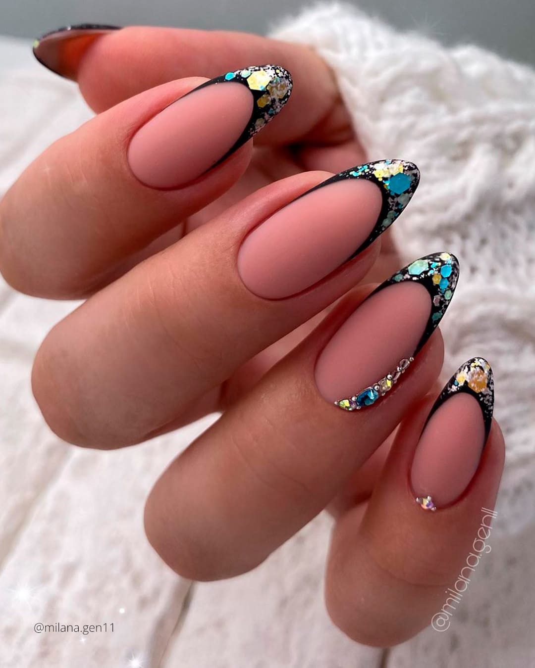 Black And Gold French Tip