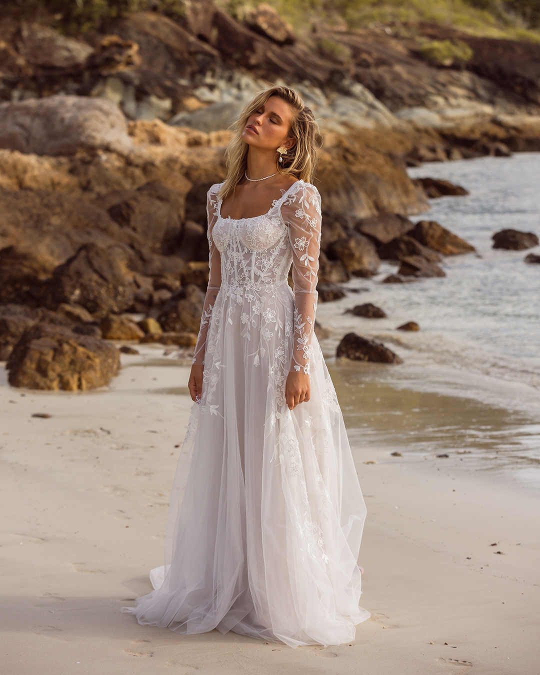 Lace Wedding Dresses For The Beach
