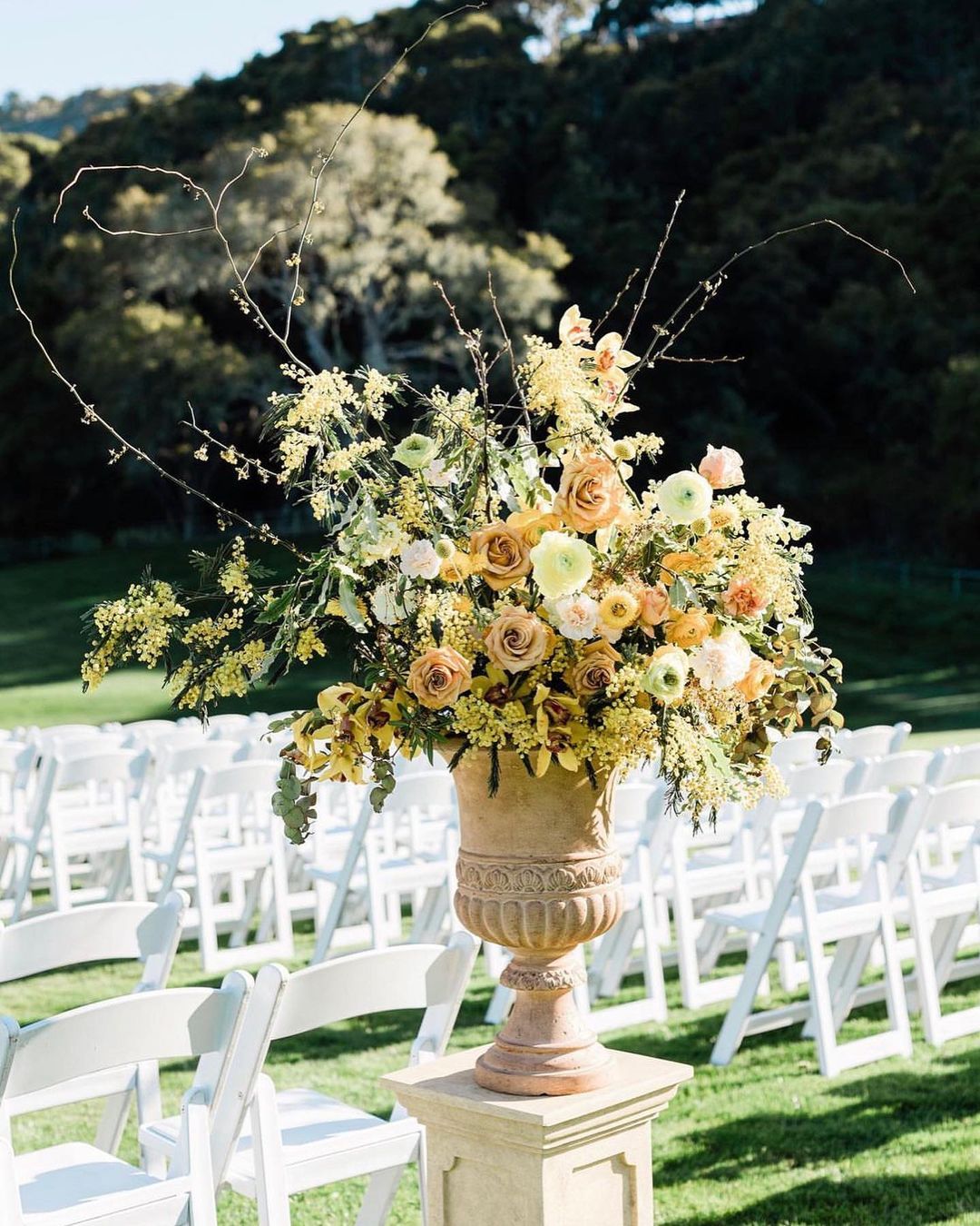 Mustard Wedding Cake Ideas